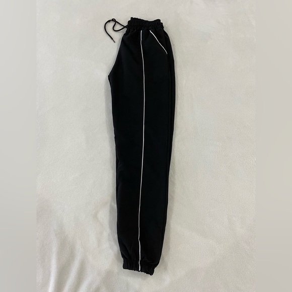 Pretty little thing joggers - Picture 2 of 3